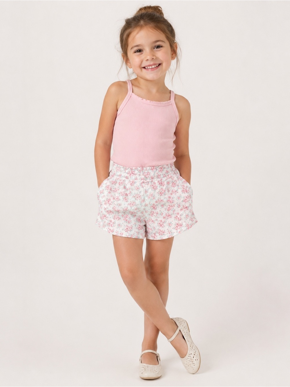 • Janie and Jack • Girls Rose Shorts White and Pink
2T